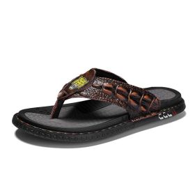 Men's summer new large size flip-flops fashion casual sandals men (Color: yellowish-brown, size: 40)